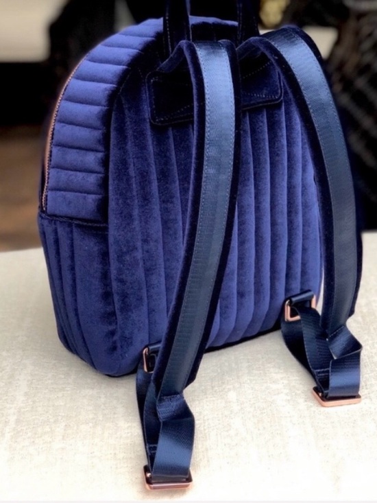 lululemon belt bag real vs fake I got sold a fake : r/BehindTheClosetDoor